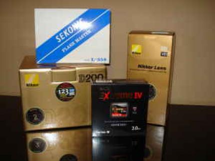 	 Nikon D200 10.2MP Digital SLR fotoaparat s 18-20