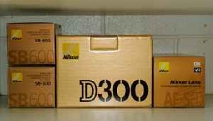 	 Nikon D300 Digital SLR Fotoaparat 12.3MP + 18-20