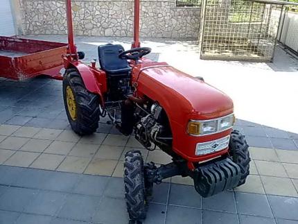 mali traktor