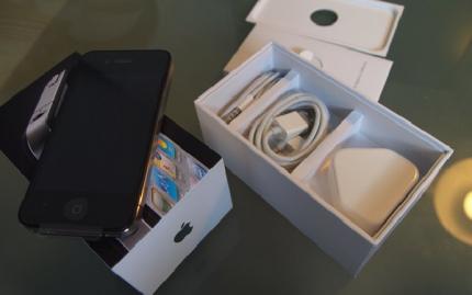 Apple iPhone  4G 16GB and 32GB
