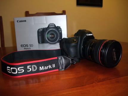 Canon EOS 5D Mark II Digital SLR Camera with lens